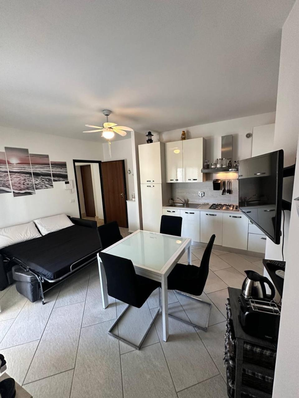 Ferienwohnung Un Passo Dal Mare Nettuno Exterior foto